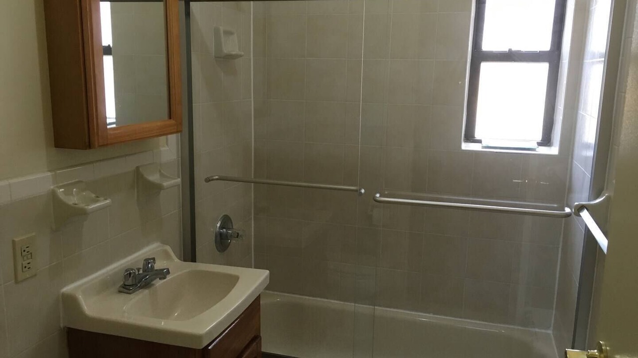 Photo of Bathroom in Union City