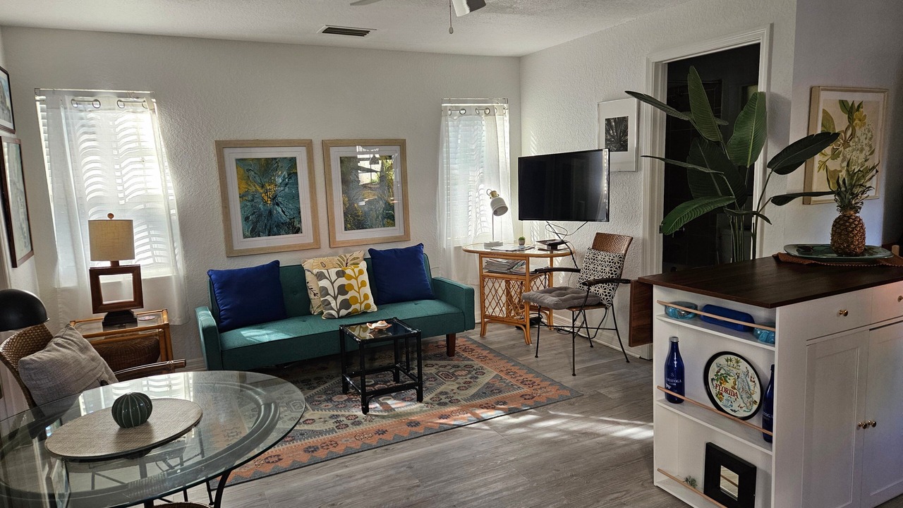 Photo of Livingroom in Gillespie Park