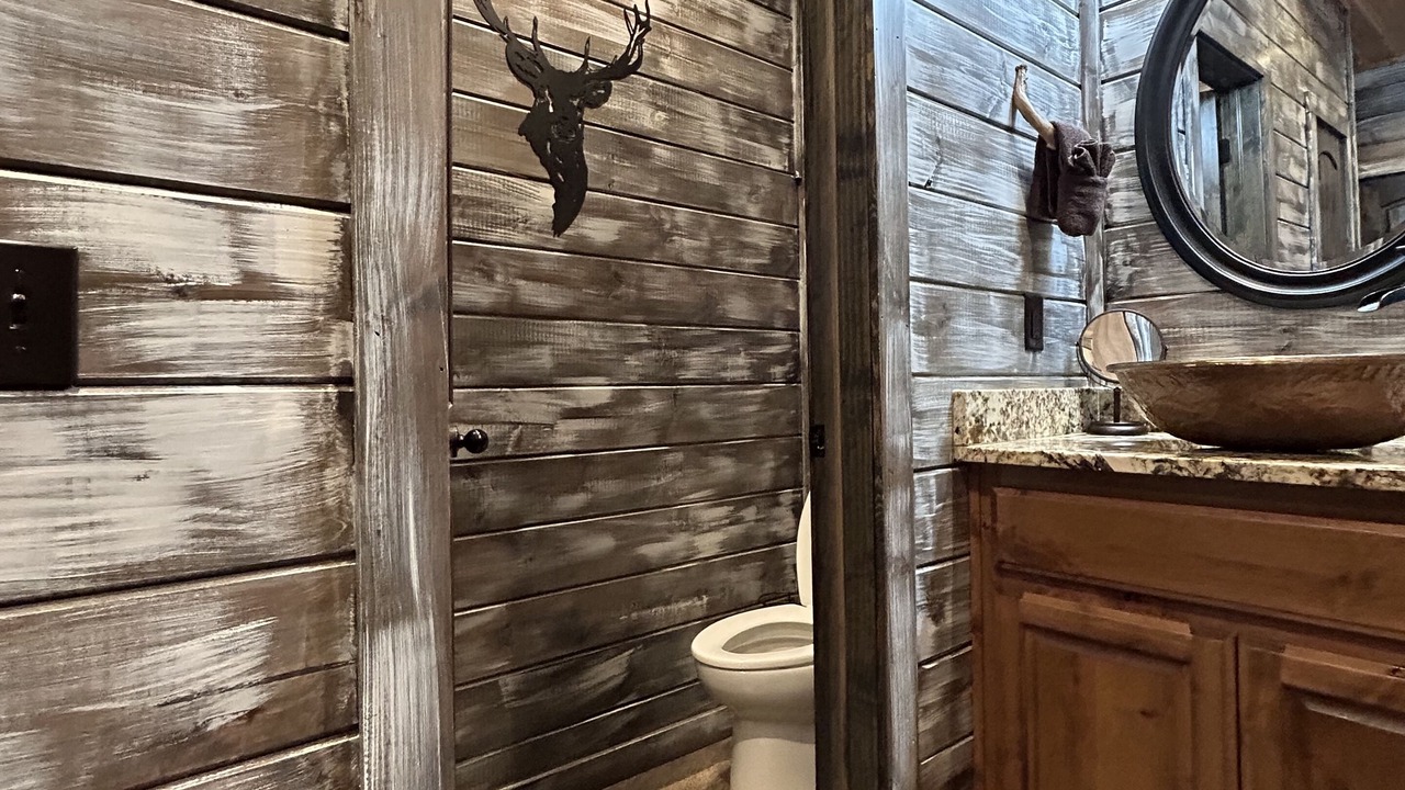 Photo of Bathroom in Broken Bow