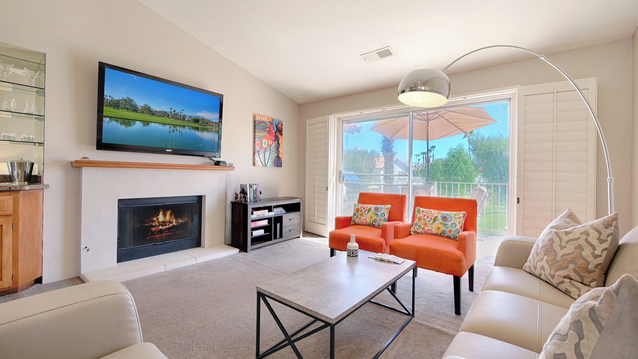 Photo of Livingroom in Palm Desert