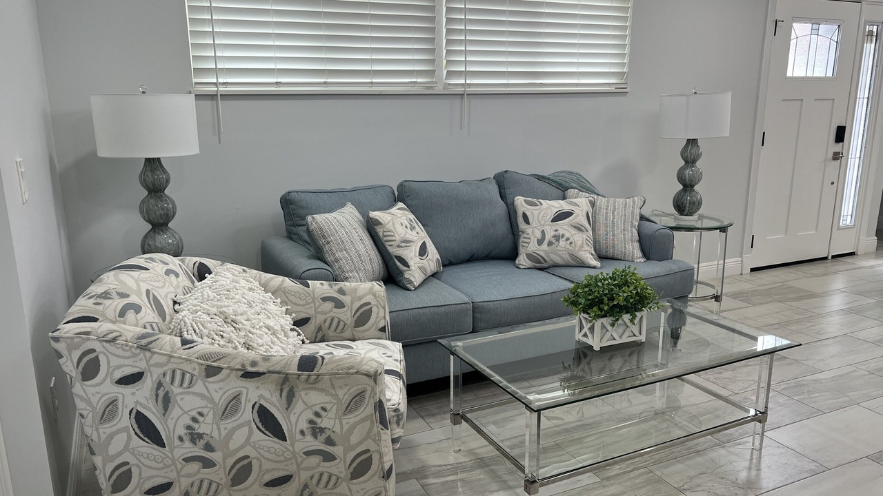 Photo of Livingroom in Gillespie Park