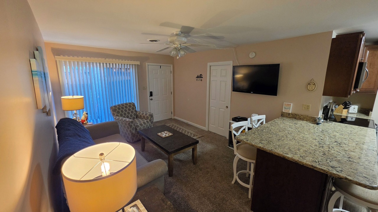 Photo of Livingroom in Heron Harbour Isle