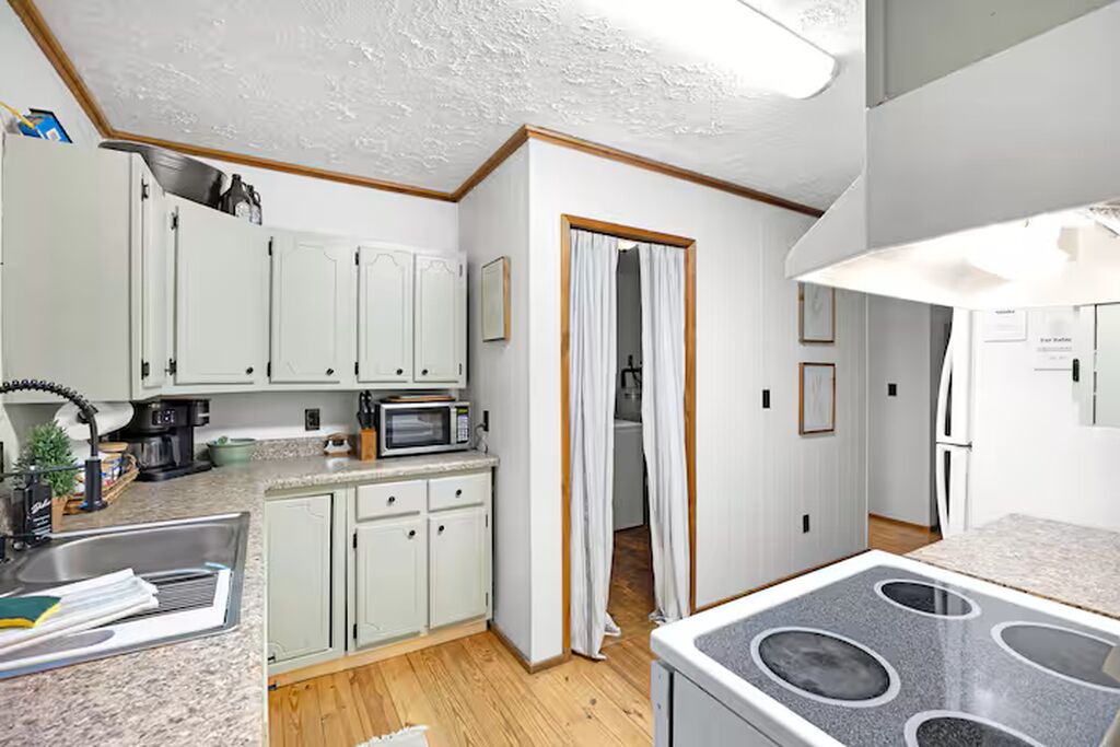 Photo of Kitchen in Morris Chapel