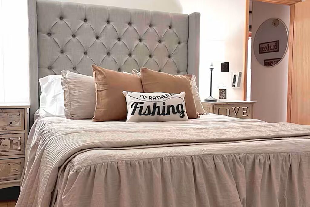 Photo of Bedroom in Morris Chapel