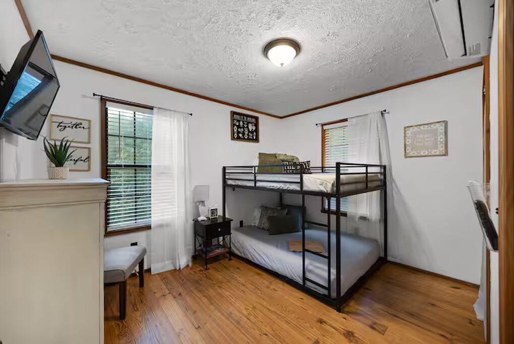 Photo of Bedroom in Morris Chapel