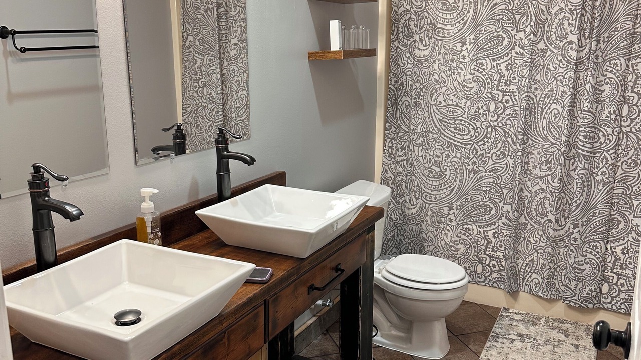Photo of Bathroom in Van Buren