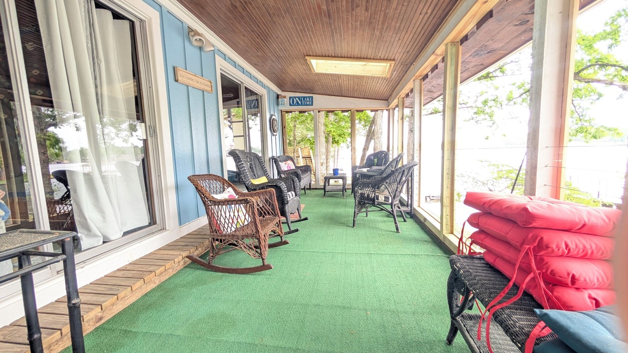 Photo of Patio Balcony in Lake Hamilton