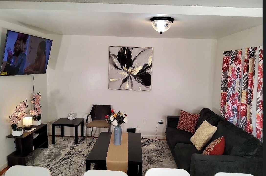 Photo of Livingroom in Newark