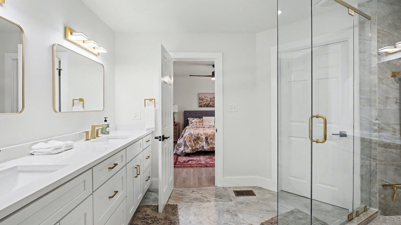 Photo of Bathroom in Cordova