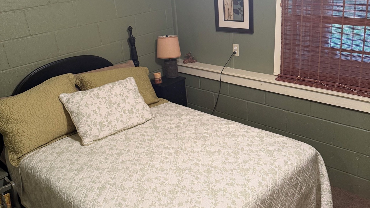Photo of Bedroom in Mount Ida