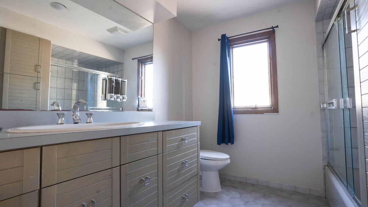 Photo of Bathroom in Constable Hook