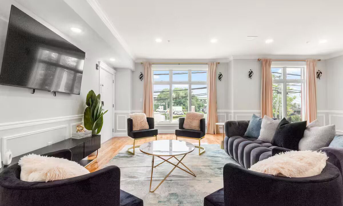 Photo of Livingroom in West Side