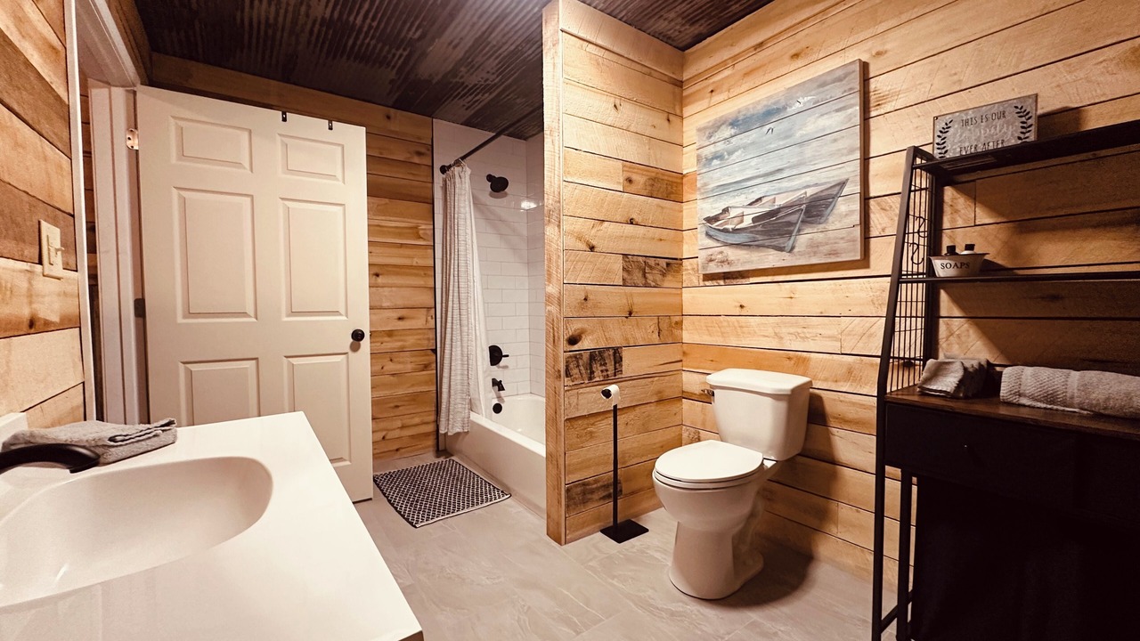 Photo of Bathroom in Counce