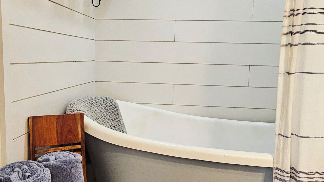 Photo of Bathroom in Jasper