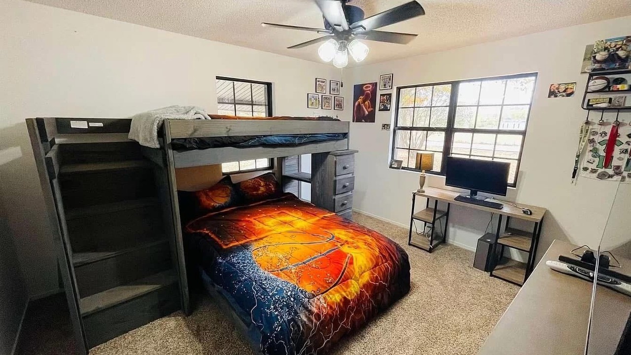 Photo of Bedroom in Oakland