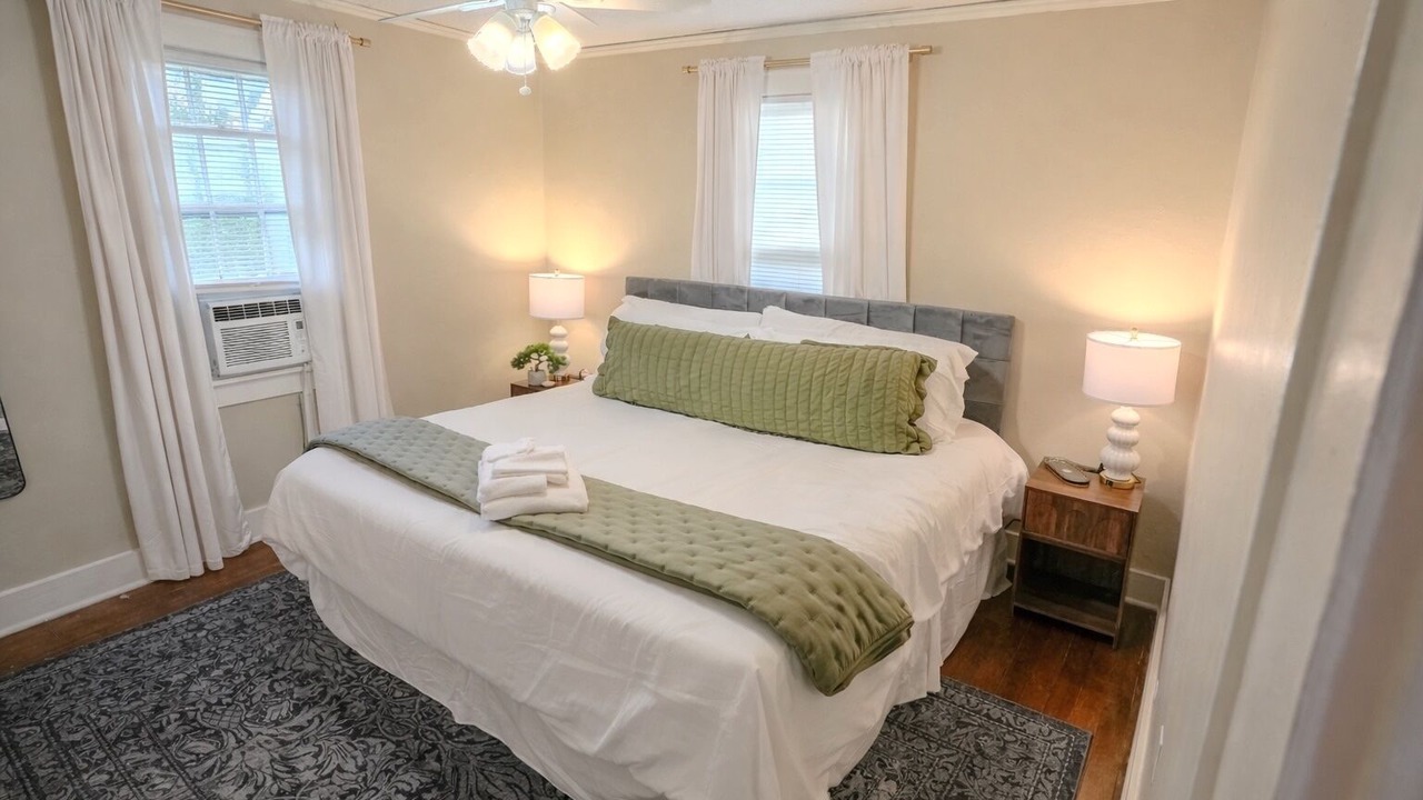 Photo of Bedroom in Crosstown