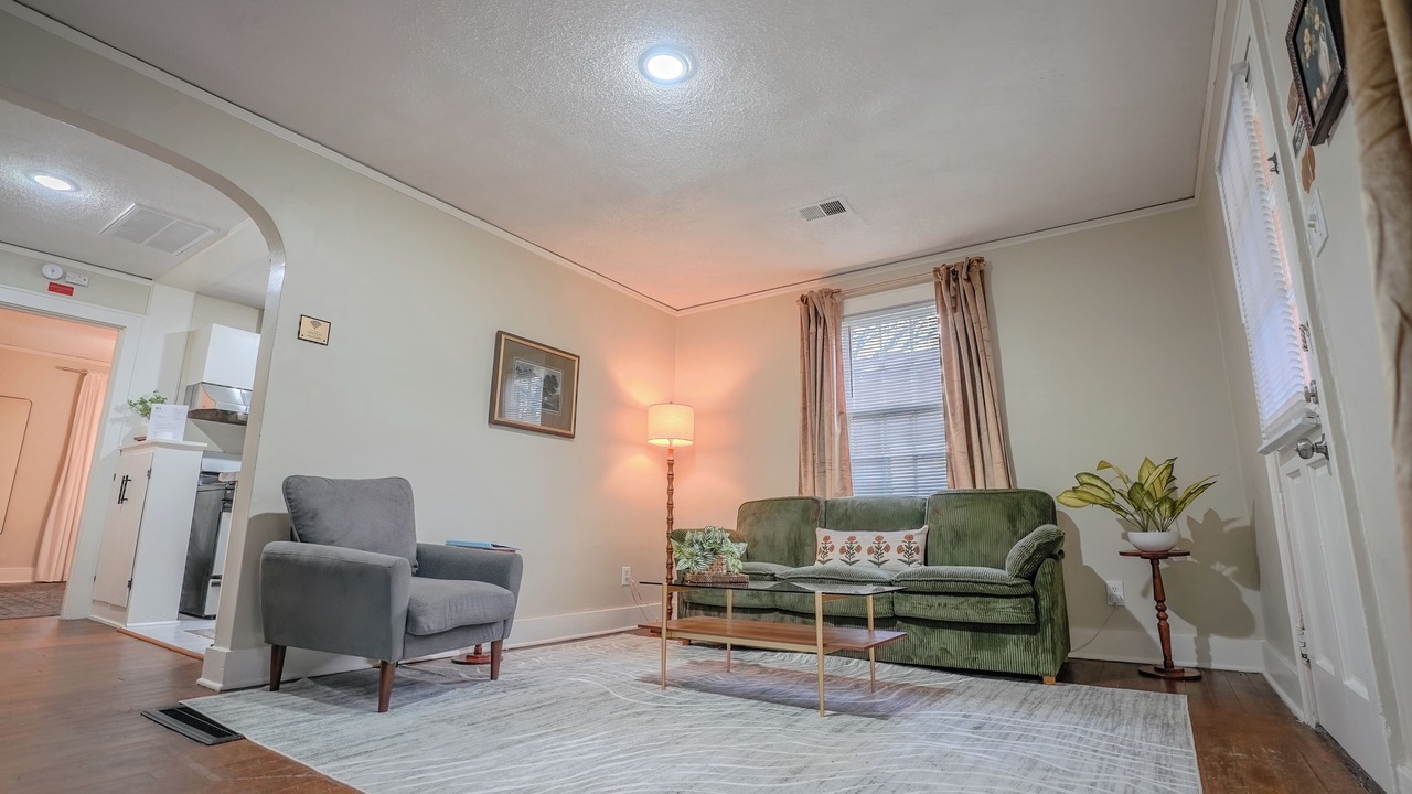 Photo of Livingroom in Crosstown