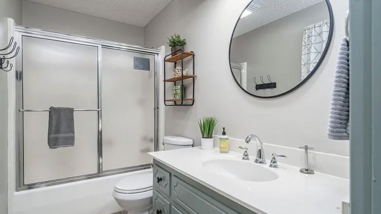 Photo of Bathroom in Mount Ida