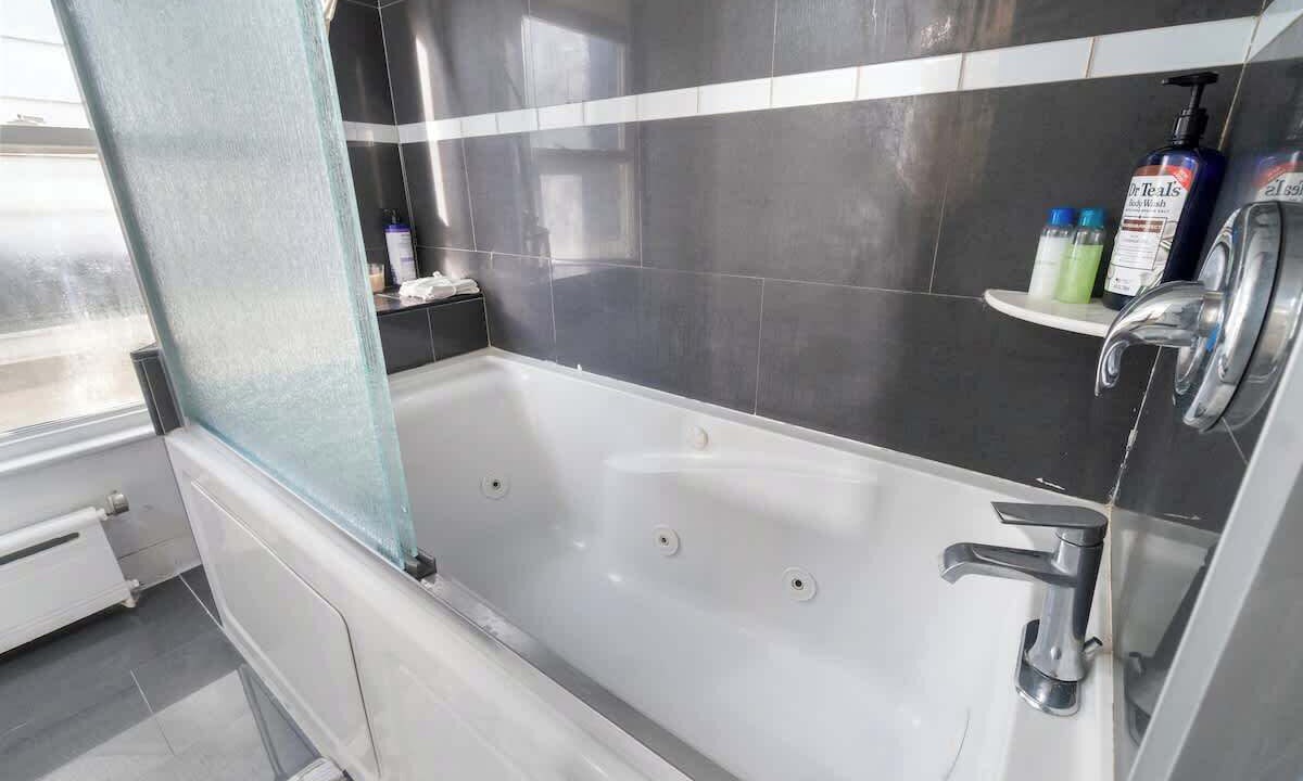 Photo of Bathroom in North Bergen