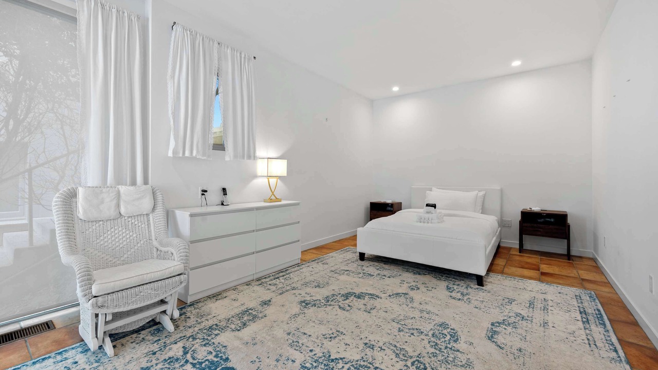 Photo of Livingroom in Western Malibu
