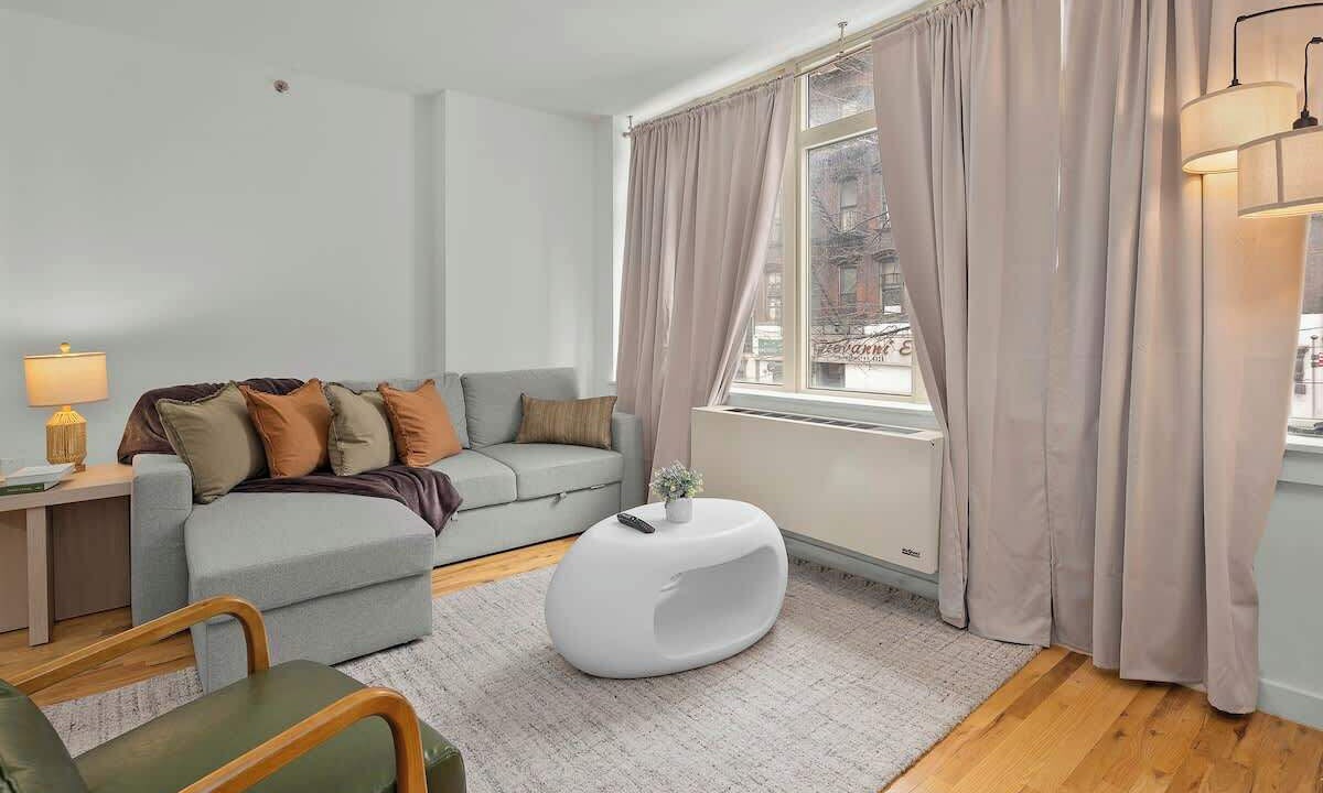 Photo of Livingroom in Midtown West