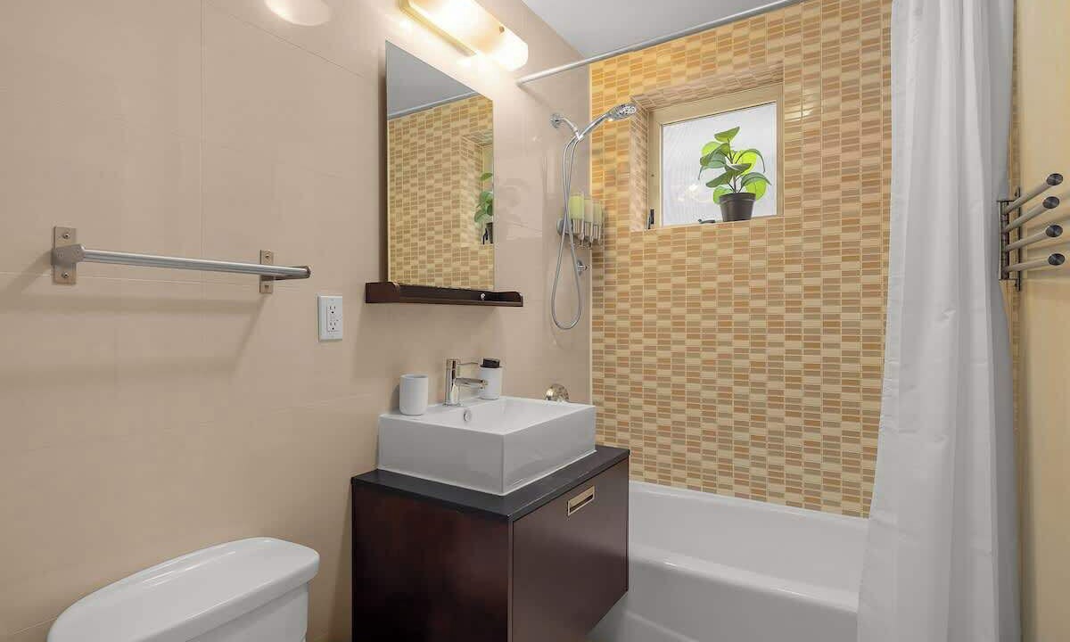 Photo of Bathroom in Midtown West