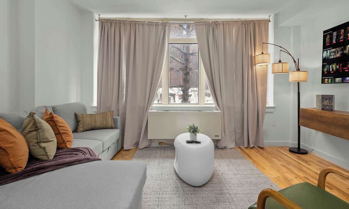 Photo of Livingroom in Midtown West