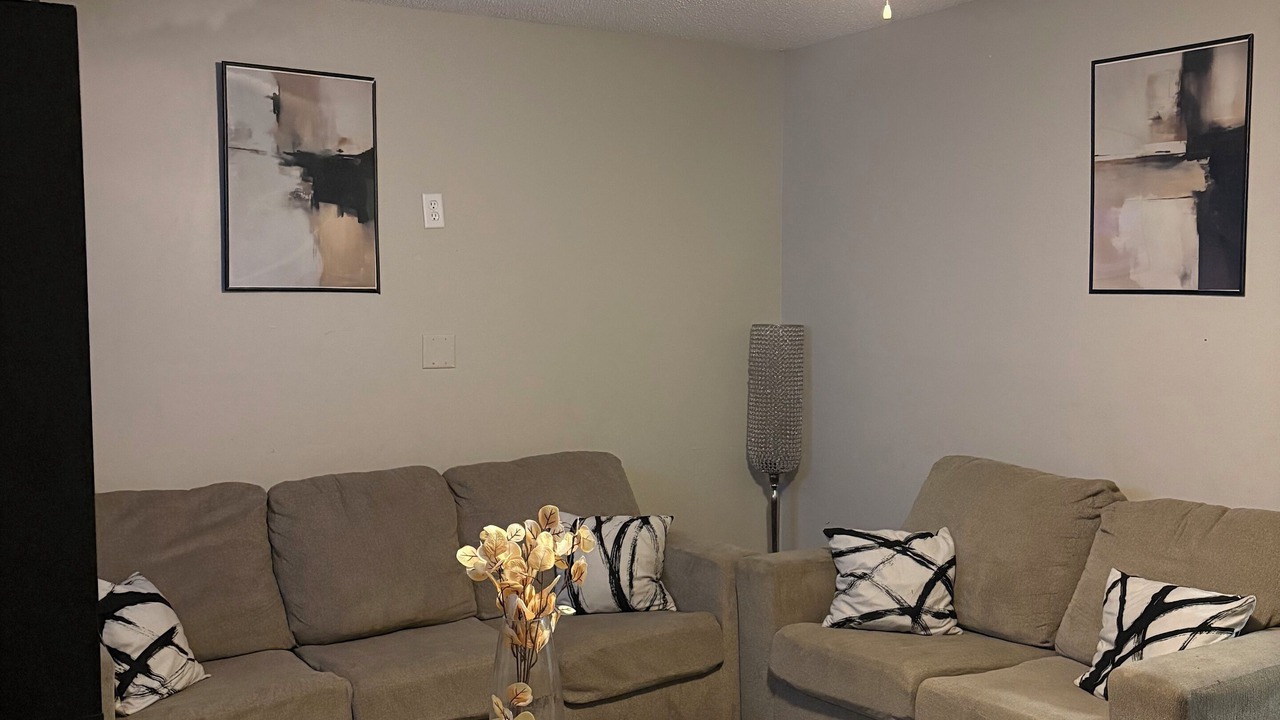 Photo of Livingroom in Tougaloo