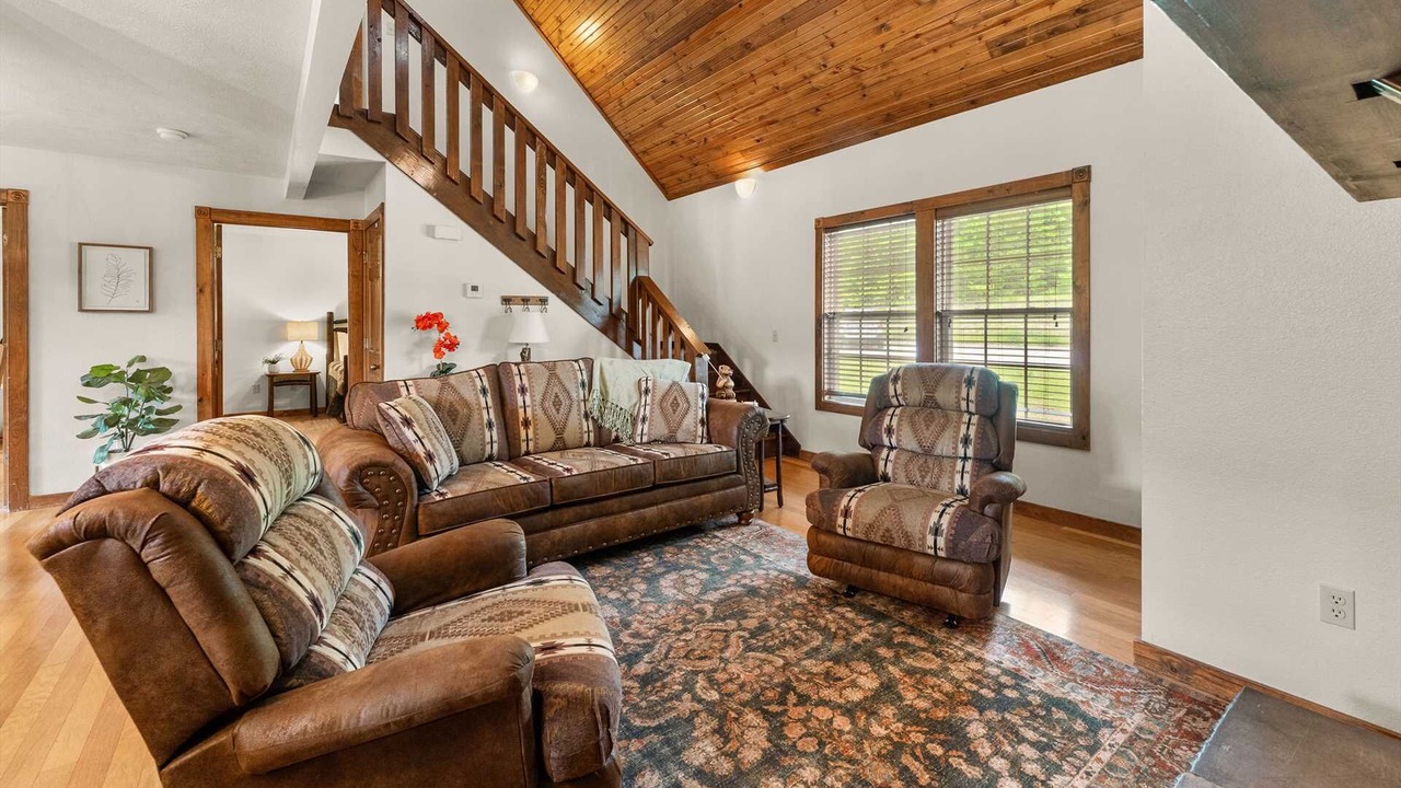 Photo of Livingroom in Reeds Spring