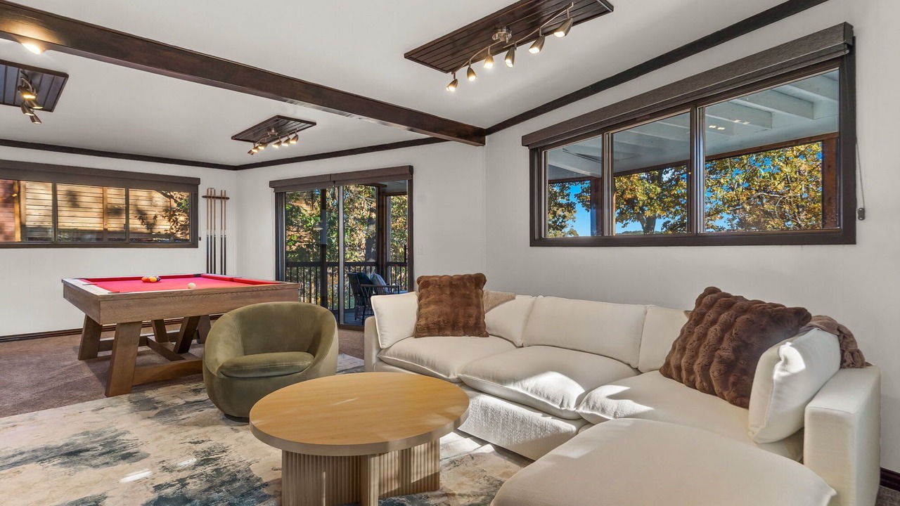 Photo of Livingroom in Beaver Shores