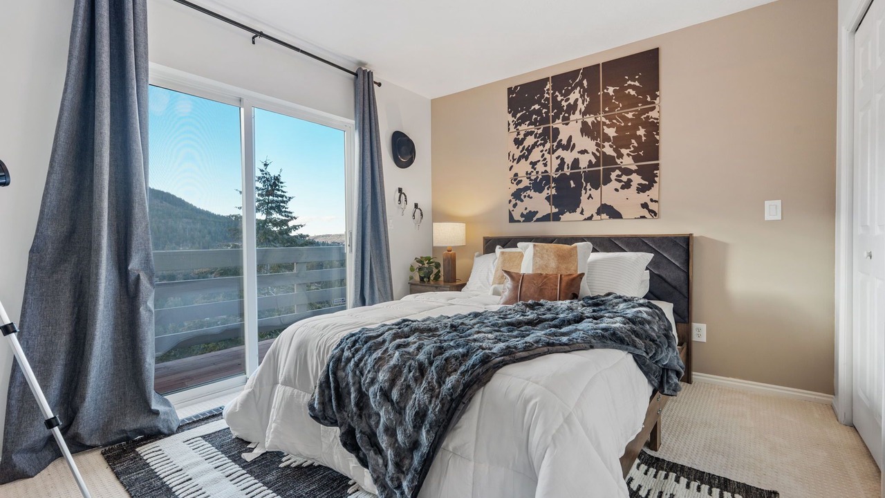 Photo of Bedroom in Summit Park