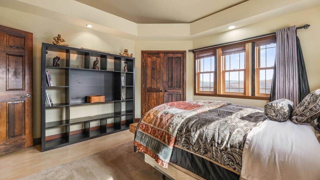 Photo of Bedroom in Tollgate Canyon