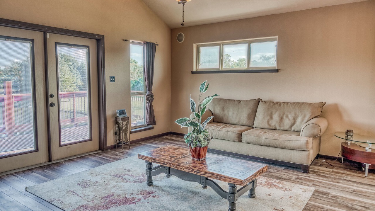 Photo of Livingroom in Dickinson