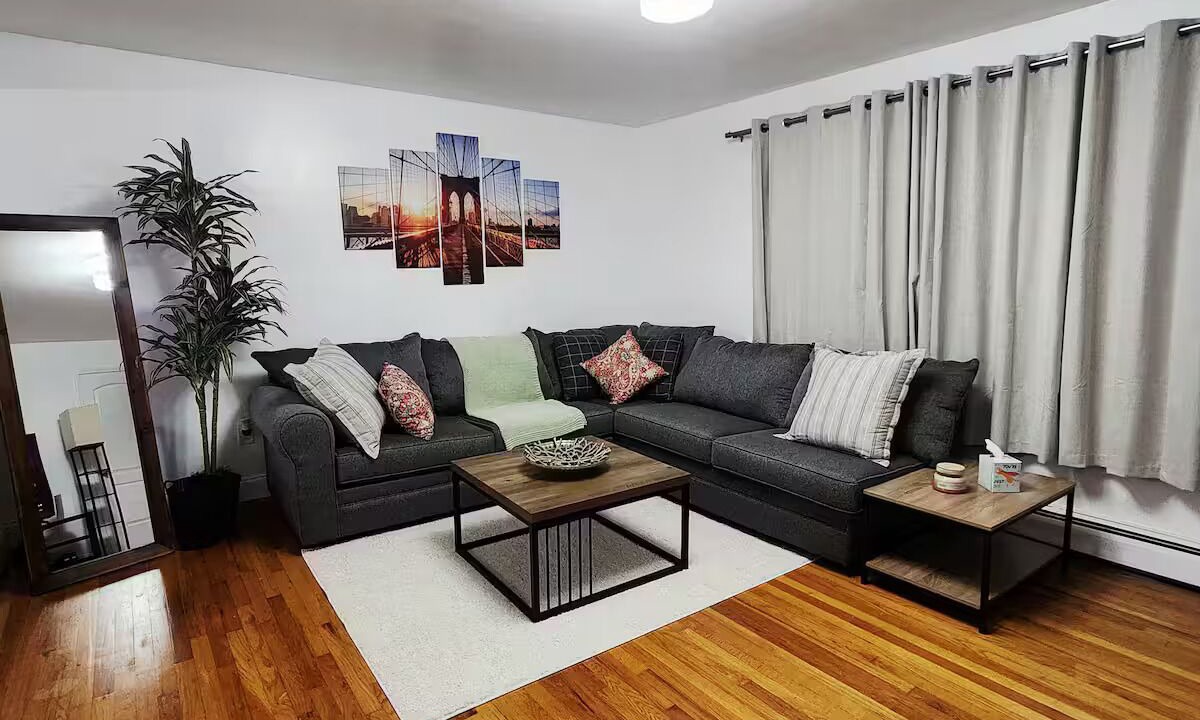 Photo of Livingroom in Guttenberg
