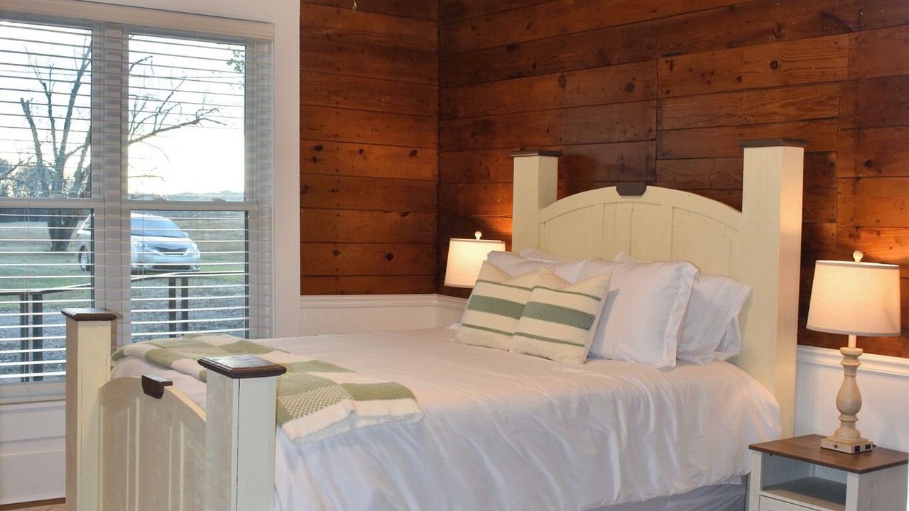 Photo of Bedroom in McLeod