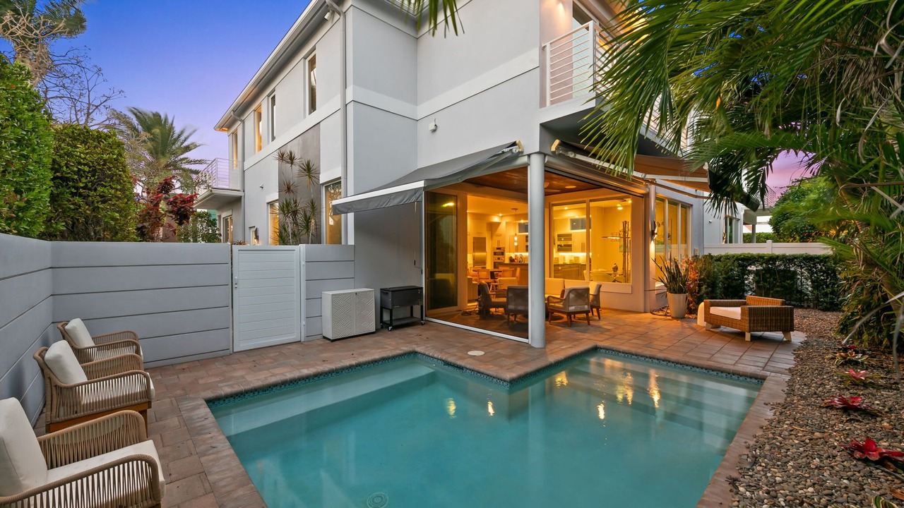 Photo of Outdoor in Dolphin Isles