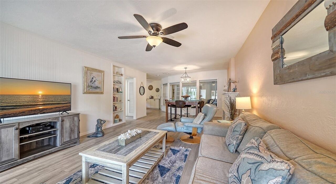 Photo of Livingroom in Laurel Park