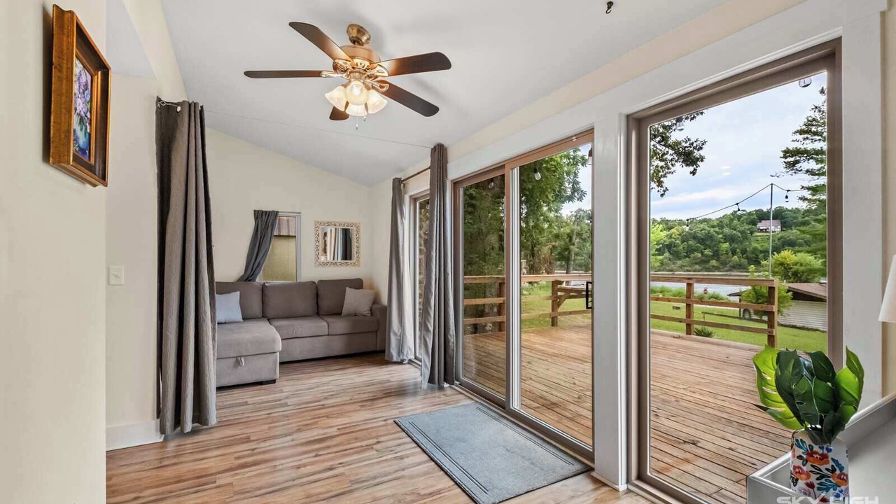 Photo of Livingroom in Rogers