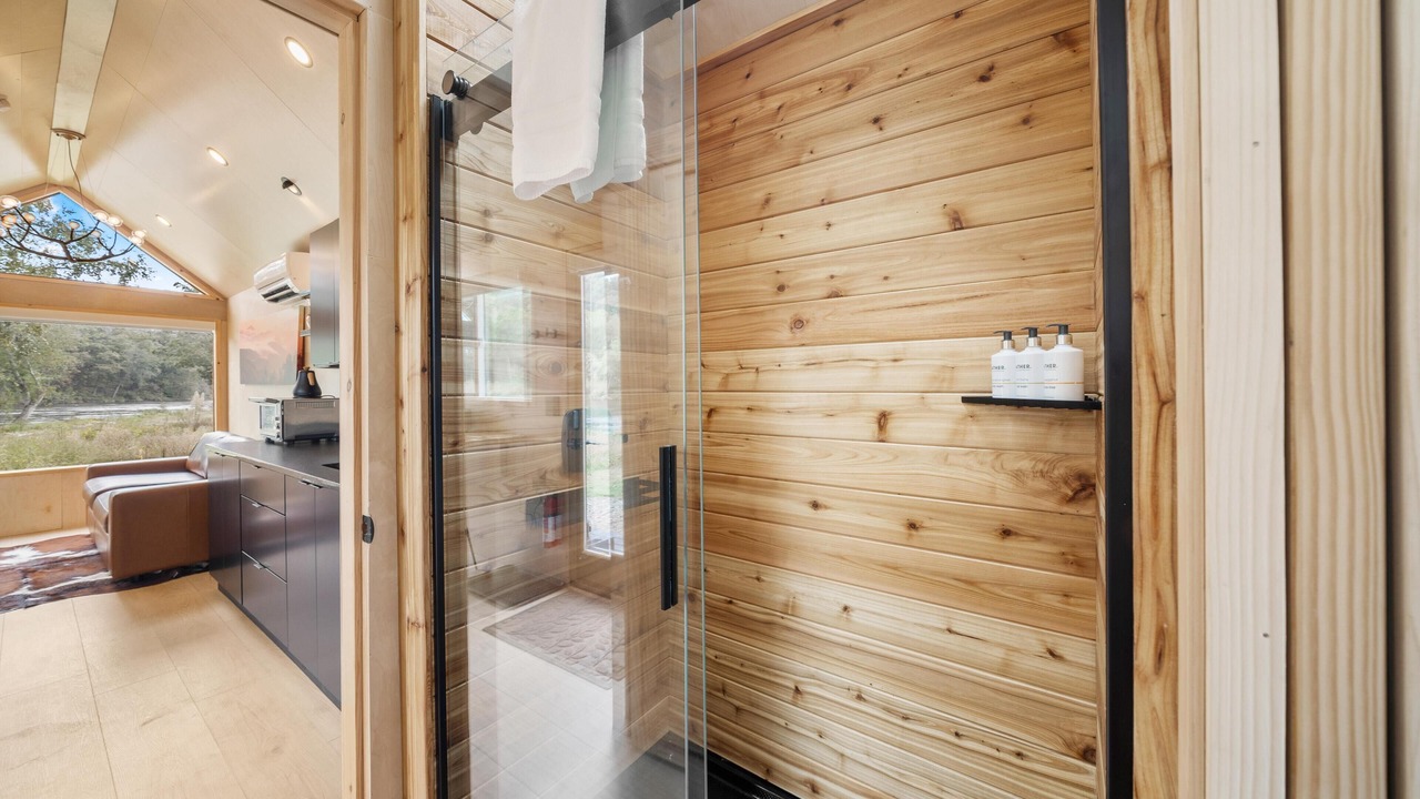 Photo of Bathroom in Arden