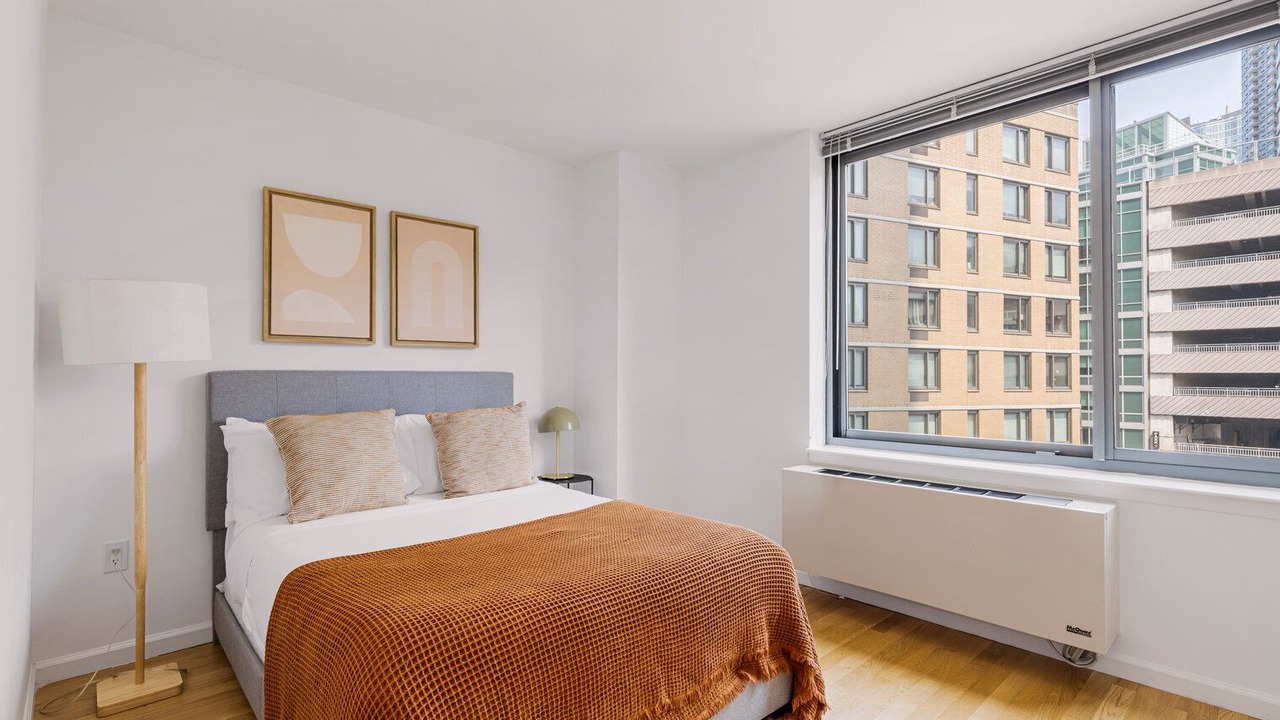 Photo of Bedroom in Hunters Point