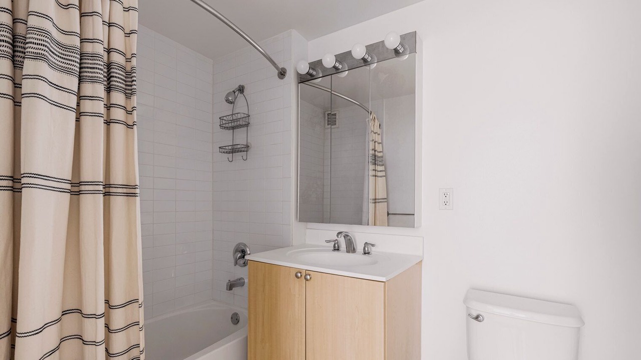 Photo of Bathroom in Hunters Point