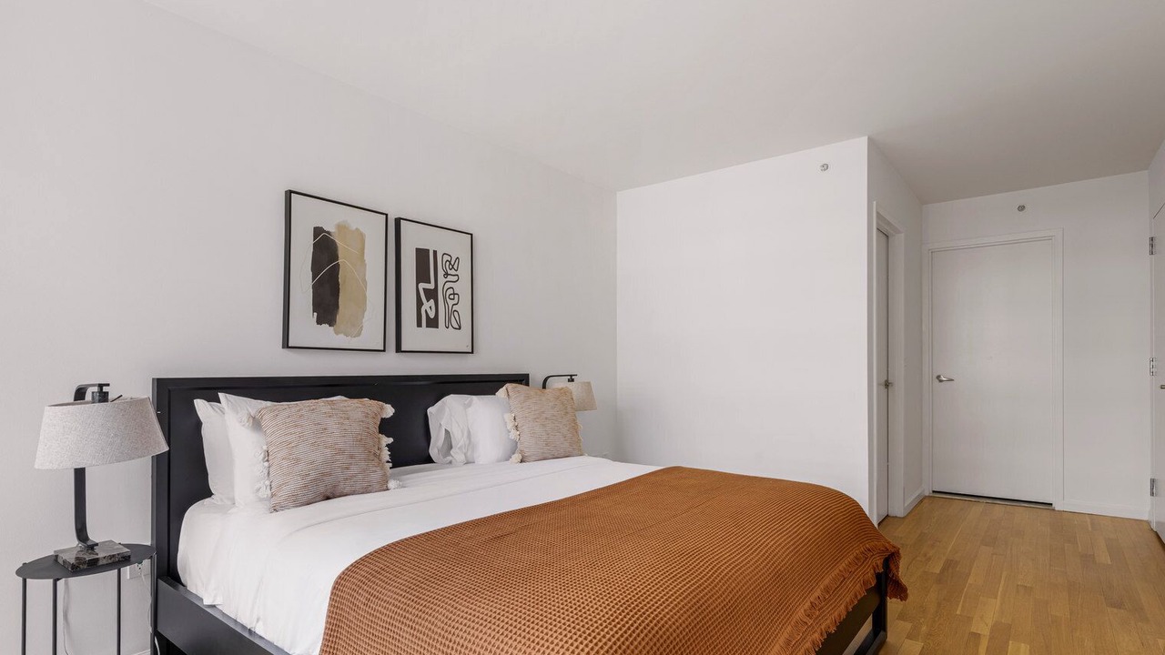Photo of Bedroom in Hunters Point