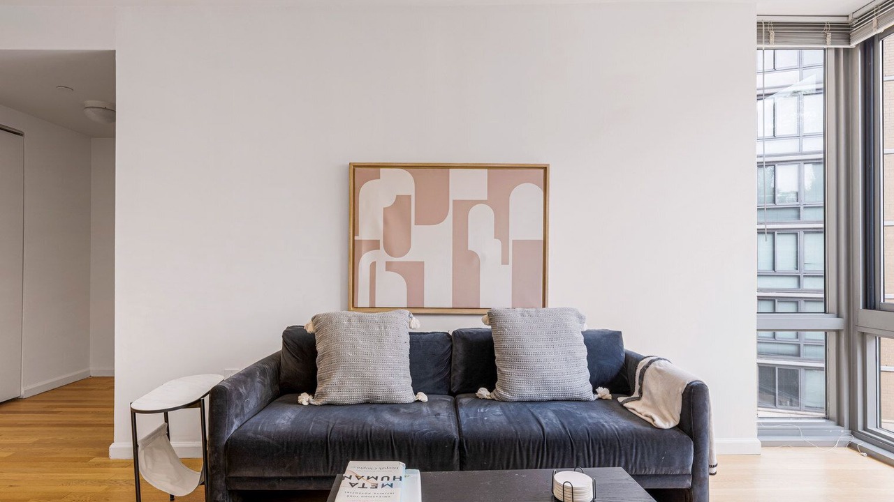 Photo of Livingroom in Hunters Point