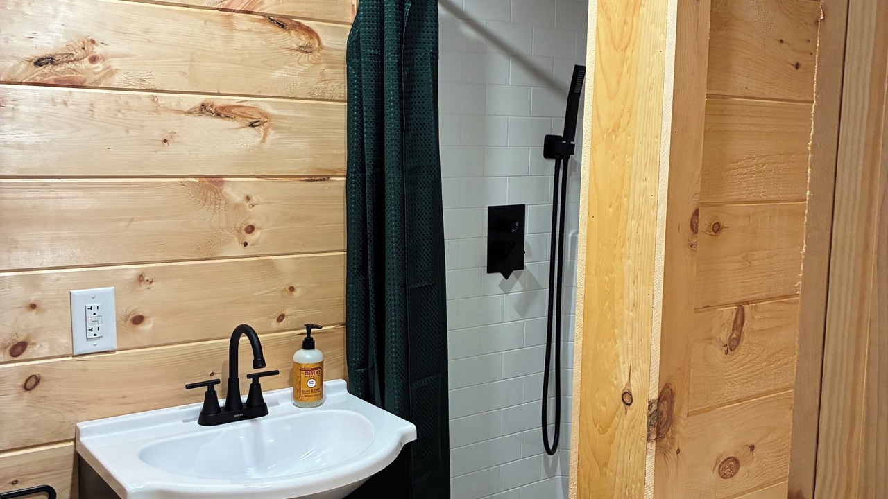Photo of Bathroom in Jasper