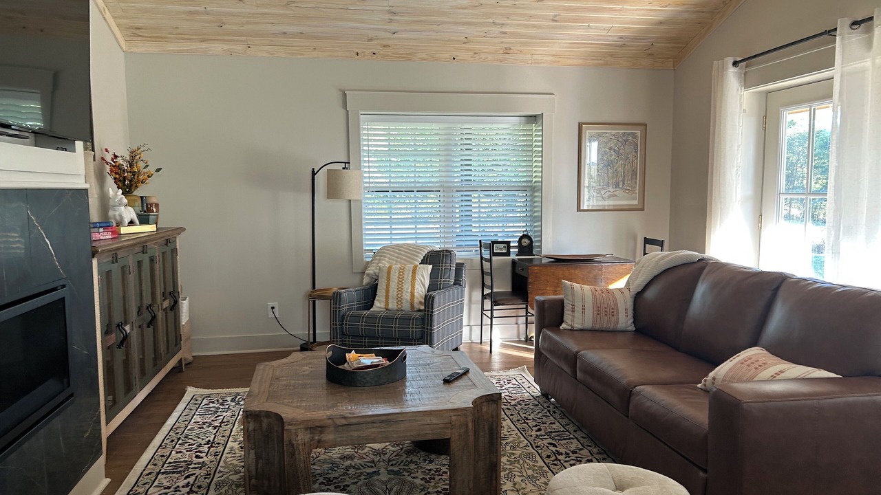 Photo of Livingroom in Starkville