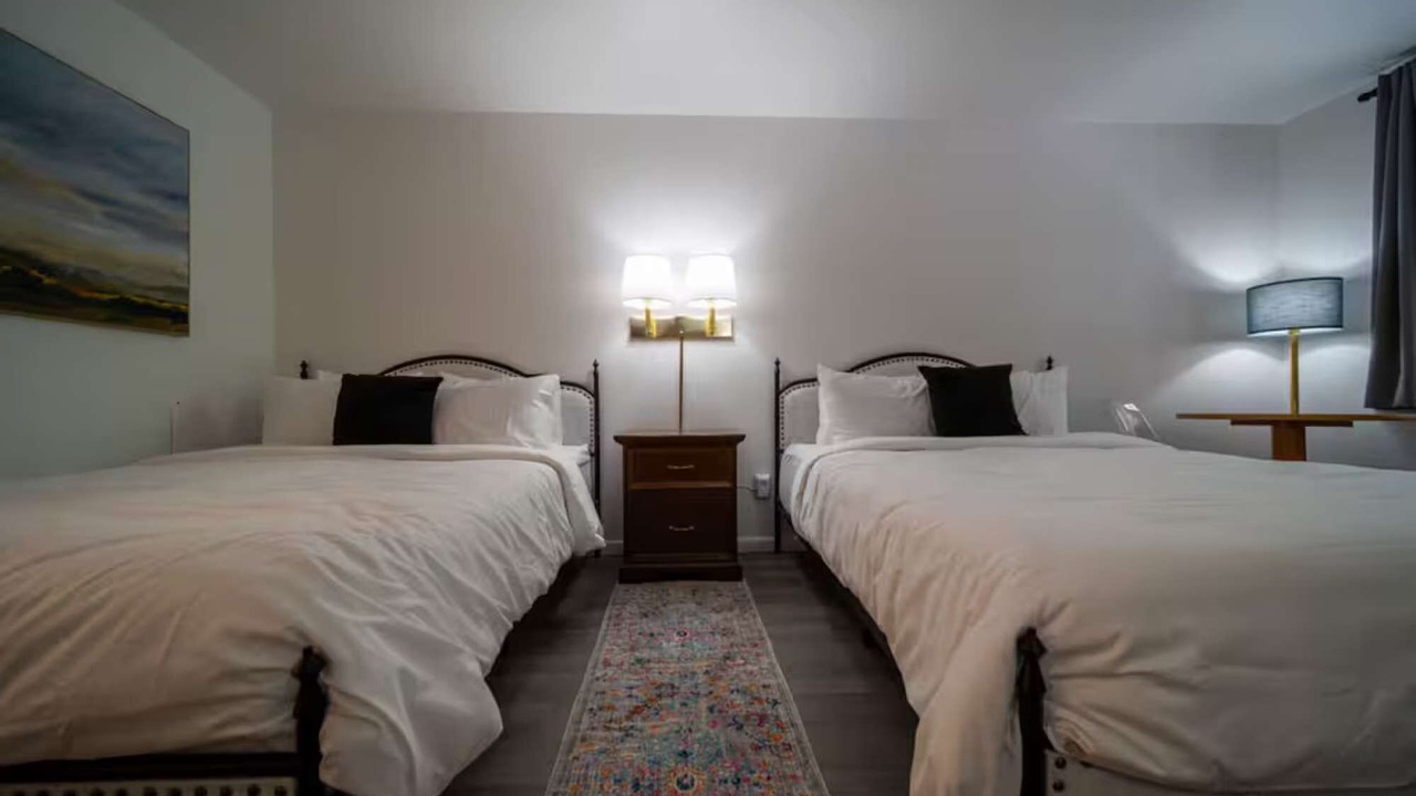 Photo of Bedroom in Eureka Springs Historic District