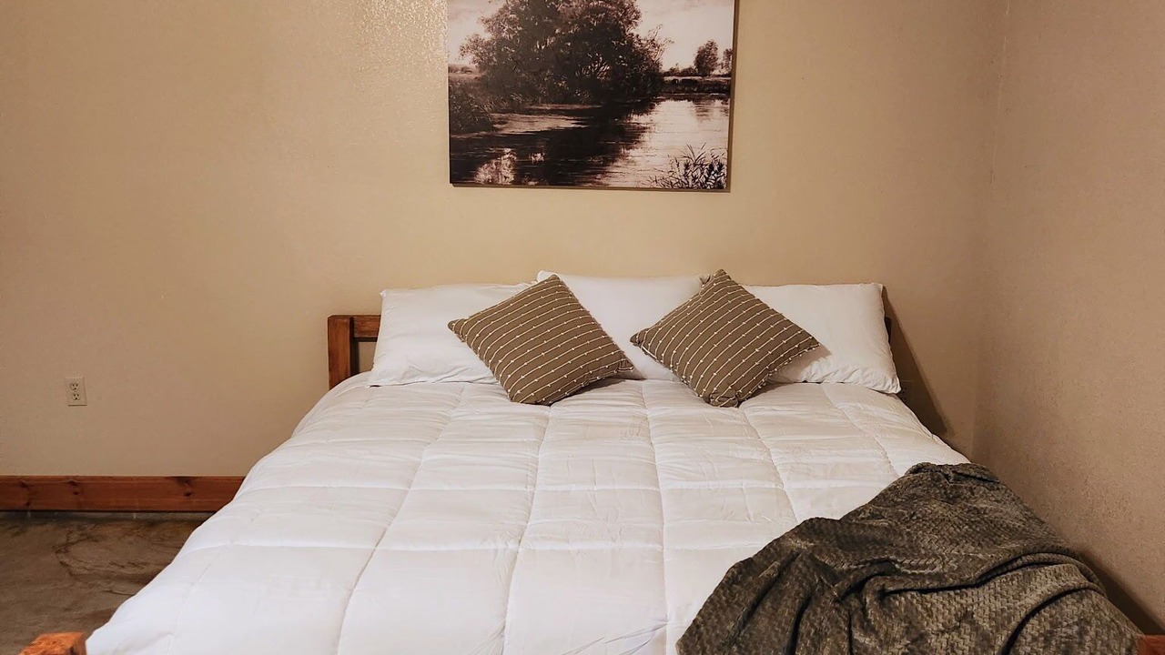 Photo of Bedroom in Glenwood