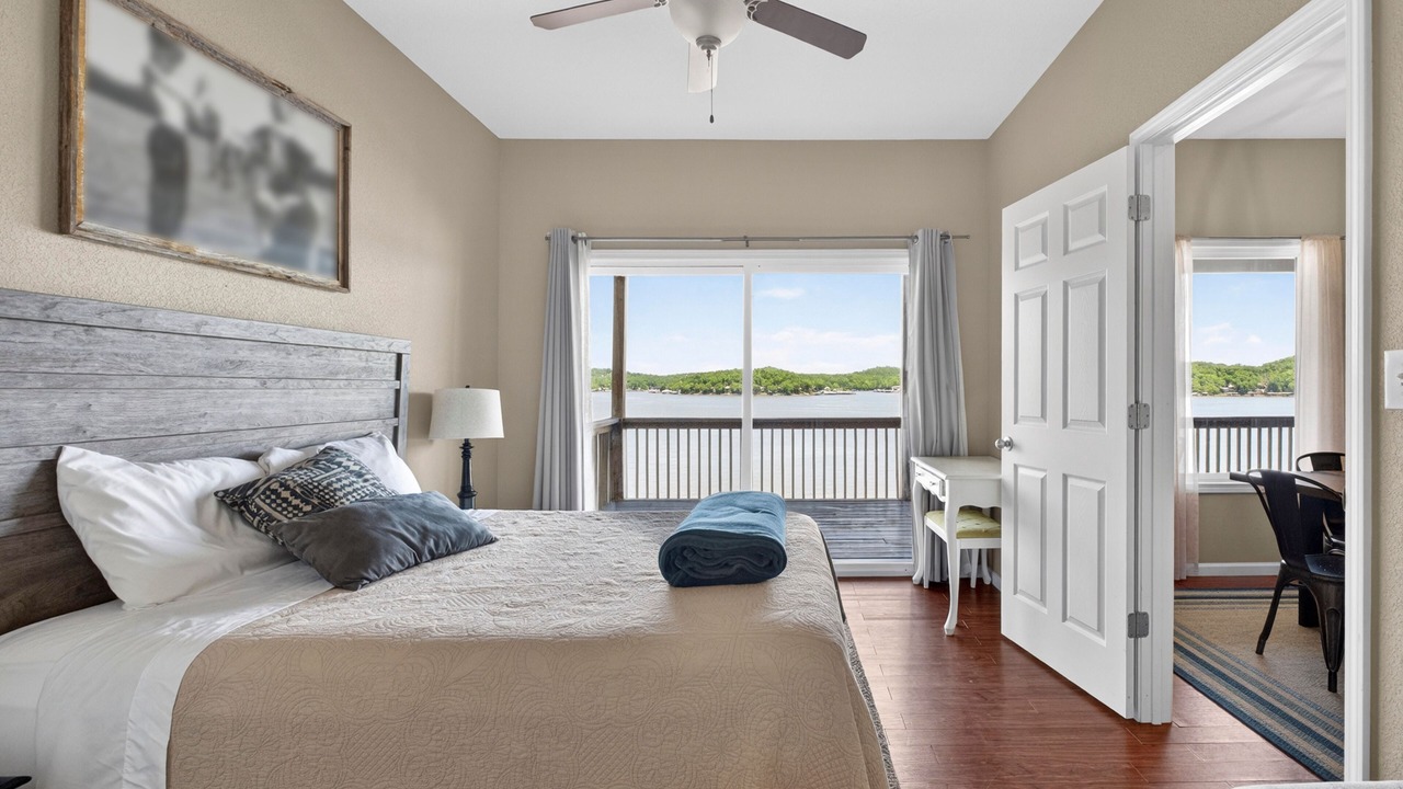 Photo of Bedroom in Lake of the Ozarks