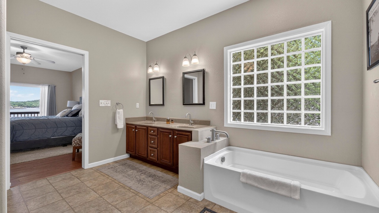 Photo of Bathroom in Lake of the Ozarks