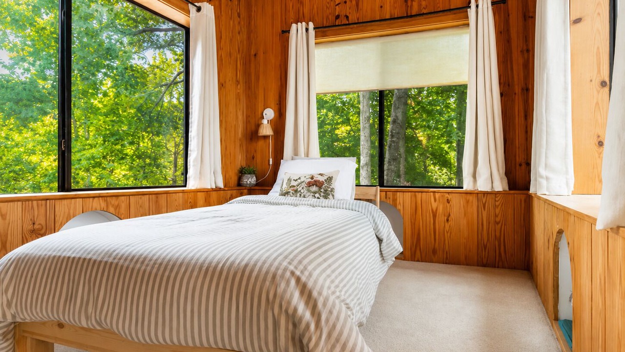 Photo of Bedroom in Parthenon